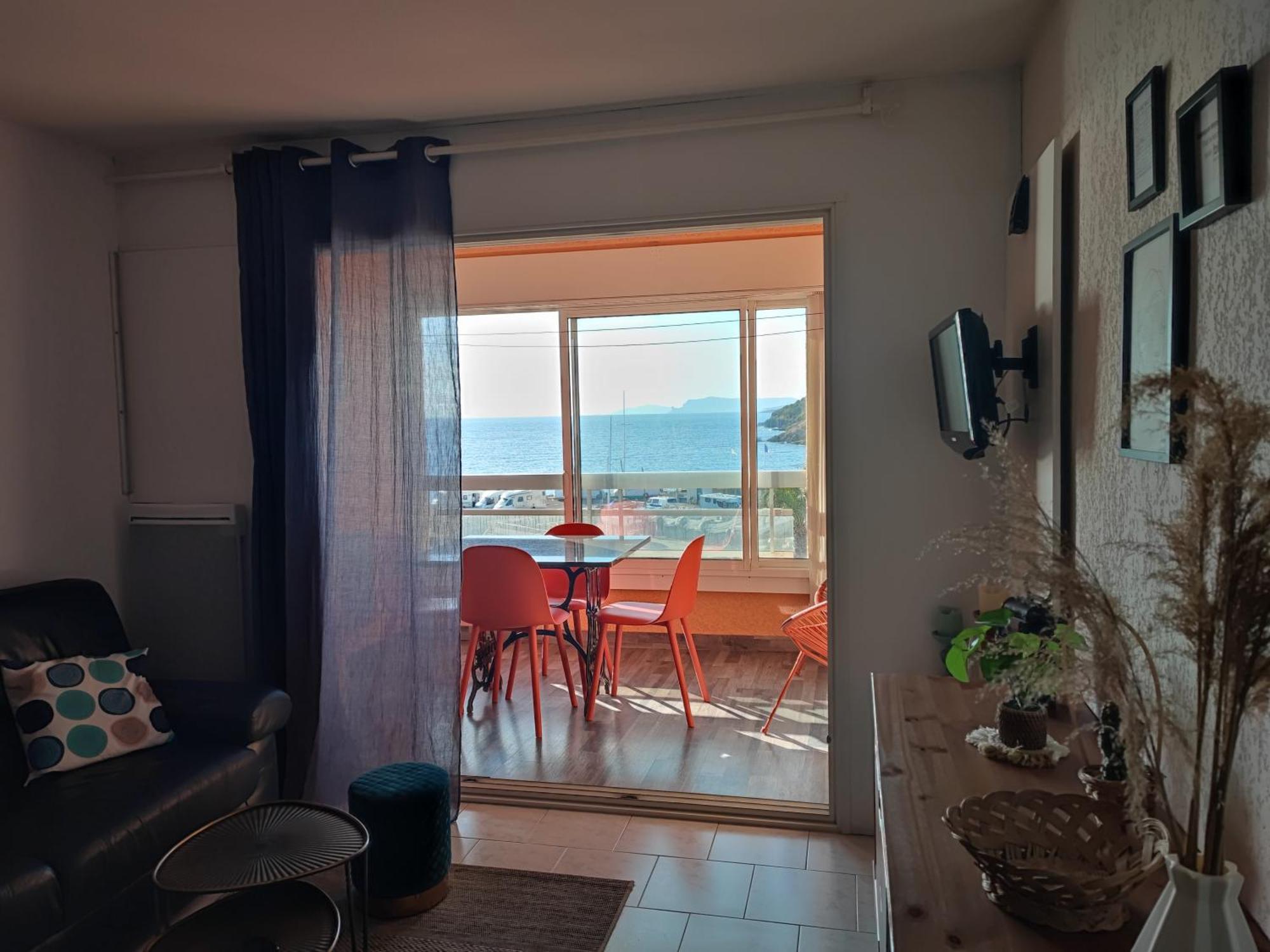 A Pieds Nus Jusqu'a La * Six-Fours-les-Plages